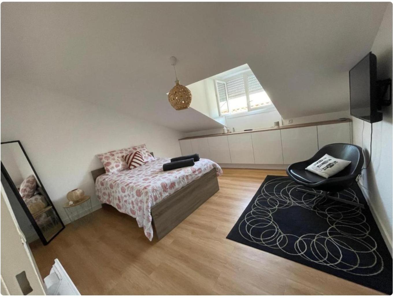 Grand Appartement Hypercentre Avec Terrasse Et Parking 푸아티에 외부 사진